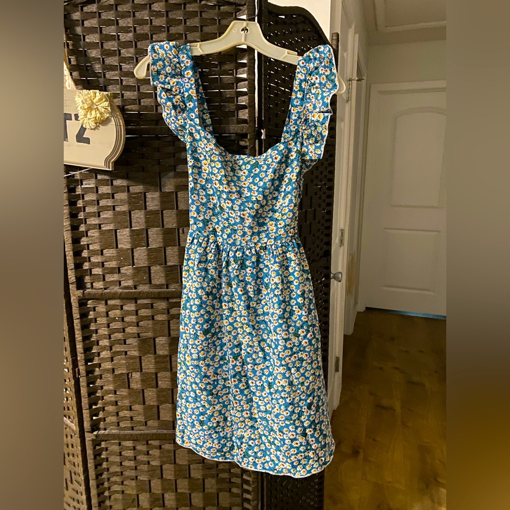 Shein Women’s sundress size 4/Small. Ruffle straps. Tie back. NWOT
